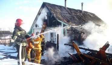 В Ужгороде произошел пожар в хозяйственной постройке, владелец устанавливается
