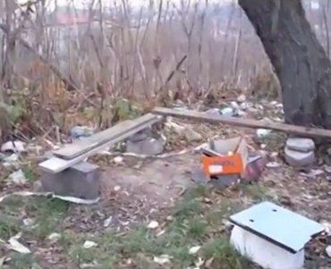 Район БАМа в Ужгороде маршрутчики превратили фактически в большой мусорник