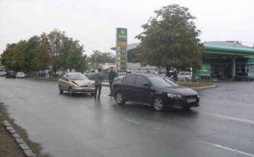 В Ужгороде на улице Минайская "поцеловались" Mitsubishi и Daewoo