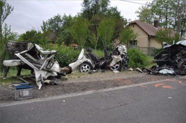В Венгрии в ужасном ДТП столкнулись три автомобиля, погибли три человека
