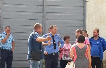 Рынок на Краснодонцев в Ужгороде без света - народ протестует