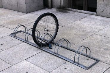 От украденного велосипеда в Ужгороде осталось только одно колесо