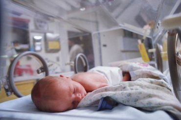 Медики попытаются оправдаться перед родителями за смерть их малыша