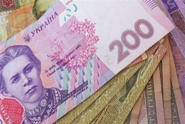 Доходы украинцев сократились почти на четверть