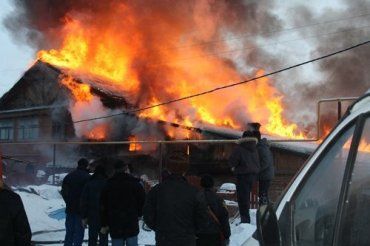 Пожарные потушили пожар на территории частного хозяйства