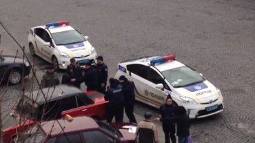 Полиция Мукачево наводила порядок с припаркованными автомобилям