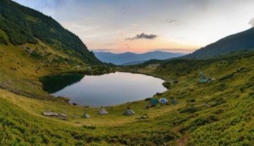 Біля Ворожеськи можна розбити табір: вода в озерах прісна