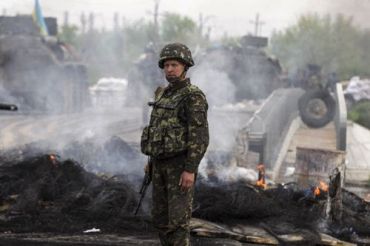 В зоне АТО под Луганском минометами обстреляли наших солдат