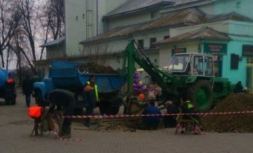 Специалисты городского Водоканала проводят аварийно-ремонтные работы