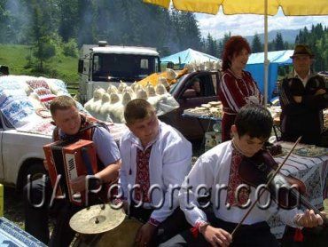 На Синевирском перевале праздновали "Полонинское лето- 2010"