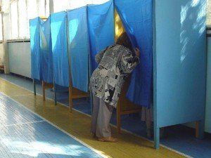 На выборах в Украине уже скончались 3 избирателя и кандидат в депутаты