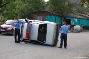 Жители Драгово перевернули автомобиль ГАИ в знак протеста