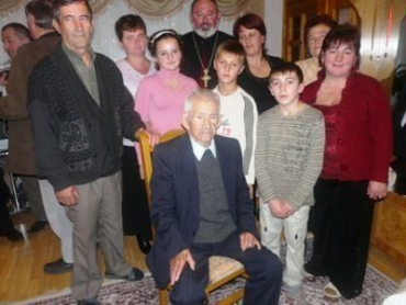 Михайло Мішко виростив і виховав 5 синів. Має 14 онуків, 26 правнуків, а нещодавно на світ народився праправнук
