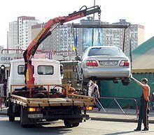 В Киеве десятки эвакуаторов готовы забрать ваш автомобиль