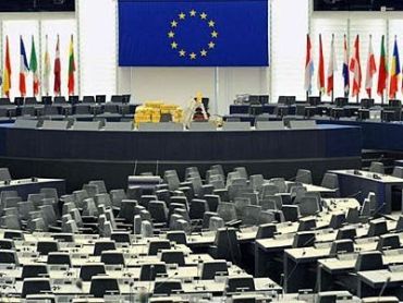 Внеочередные выборы нардепов должны пройти до 2015 года, считают в Европе