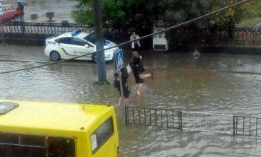 Фото потопа выкрадывают в в сети жители Львова