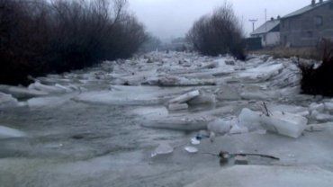 Ниже Ужгорода на Уже ледяной затор длиной 5 км