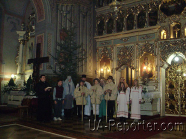 В кафедральному соборі м. Ужгорода проходить конкурс-фестиваль «Вертеп-2011»
