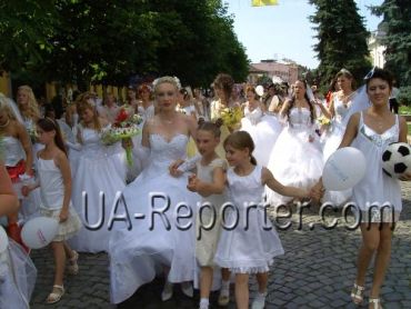 Впервые парад невест побывал в Мукачево