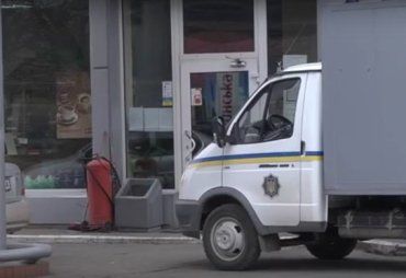 Два работника АЗС похитили деньги в сумме 120 тысяч гривен