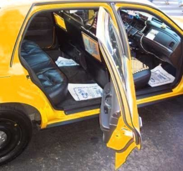 В Ужгороде таксист жестоко ограбил клиента