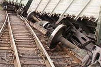 В Сумской обл. 28 октября сошел с рельс 4-вагонный поезда, погиб помощник машиниста.