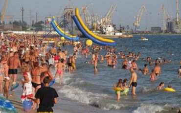 Українців попереджають, що далеко не всі пляжі придатні для відпочинку людей