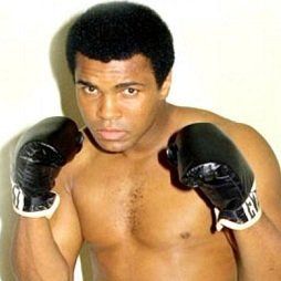 Американский боксер Мохаммед Али скончался в субботу, 4 июня, в возрасте 74 лет