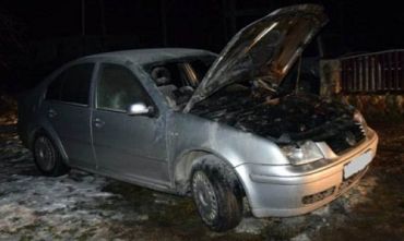 В околицях Міхайловців хтось підпалив автомобіль «Вольксваген Бора»