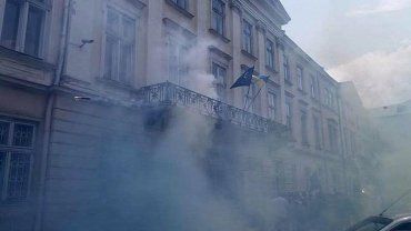 Захват сессионного зала Львовского облсовета был с применением силы