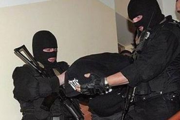 В Ужгороде сотрудники СБУ задержали курьеров и организатора контрабанды оружия