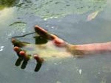 Бездыханное тело 65-летнего рыбака нашли в воде отдыхающие
