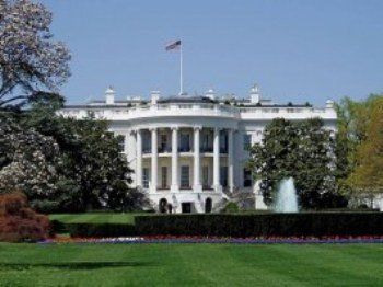 Голый американец бегал трусцой под окнами Президента США Барака Обамы