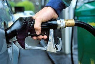 Средние цены на бензин и дизельное топливо (ДТ) выросли на 13-16 коп./л