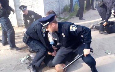 В Одесі під час масової бійки, побили поліцейських