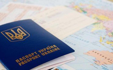 Черги за біометричним паспортом сягають в очікувані до трьох годин