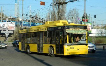 Моторошний стан українського тролейбуса ледь не коштував життя малюкові