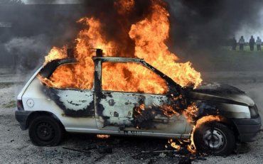 У Харкові в результаті підпалу згорів автомобіль редактора порталу Insider news