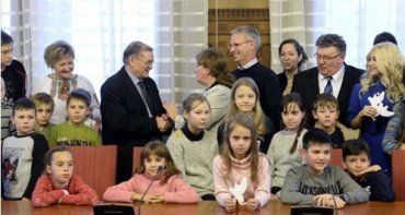 Діти в Угорському парламенті