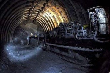 В Чехии два шахтера погибли и три получили ранения сегодня в результате обвала породы на шахте "Dol Kargina"