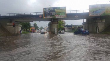 Наслідком сильного дощу стало затоплення міста Ужгород