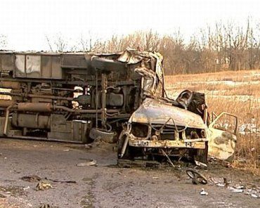 В ДТП рейсового автобуса и мерседеса погибли 5 человек