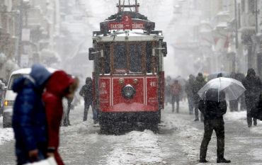 Сильные снегопады накрыли курорты Греции, Италии и Турции