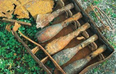 В Тарновцах у железной дороги обнаружили 7 снарядов