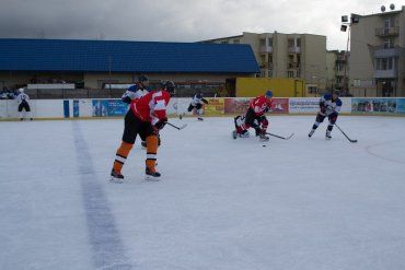 В Ужгороді грали в хокей