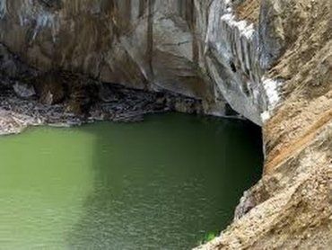 Пещера с соленым озером в с. Солотвино