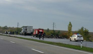 На трассе Киев-Чоп загорелся грузовик с ценным грузом