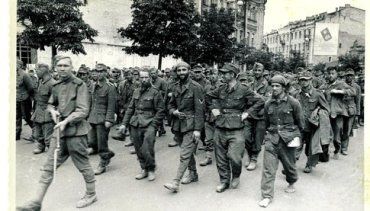 Немецкие пленные на улицах Киева
