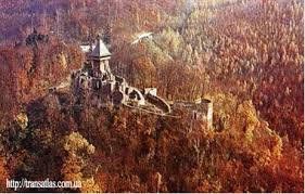 Замечательный ролик с красками осени в Невицком замке