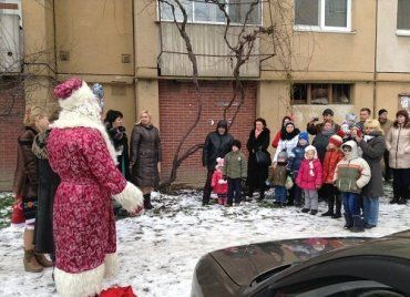 В дворах багатоповерхівок розпочали фестиваль «Різдво по-ужгородськи»